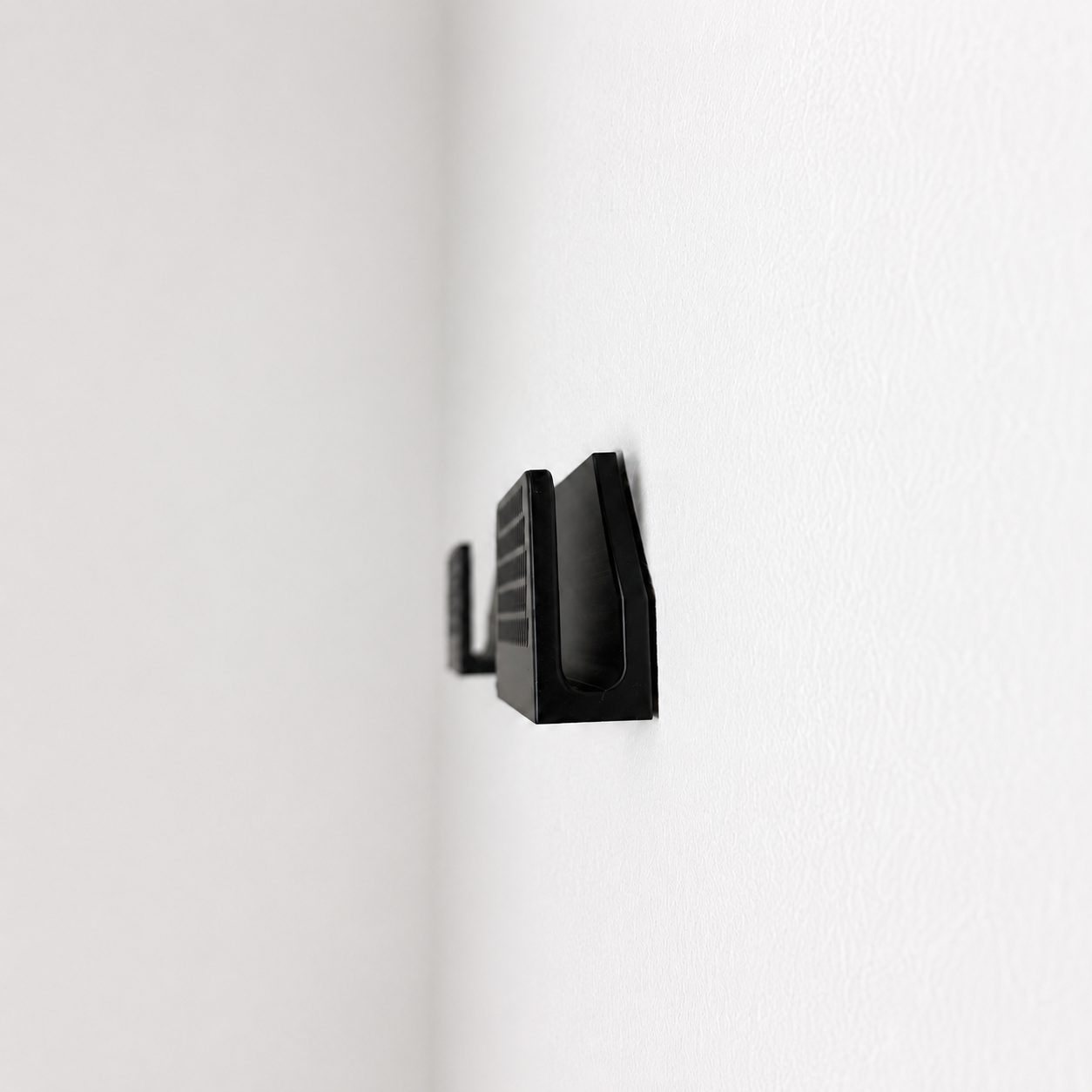 ShinMount – 3D Gedruckter Schienbeinschoner Wandhalter